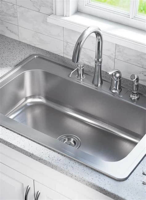 Stainless steel kitchen sinks : 9 Best Kitchen Sink Materials: Pros & Cons
