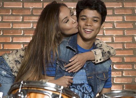 Você também foi surpreendido pela idade do faustão? Carol Nakamura sobre ser mãe de novo: 'Gostaria de cuidar ...