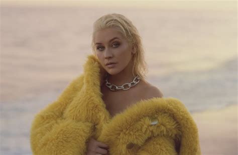 Christina Aguilera Divulga Pa Mis Muchachas Novo Single Em Espanhol