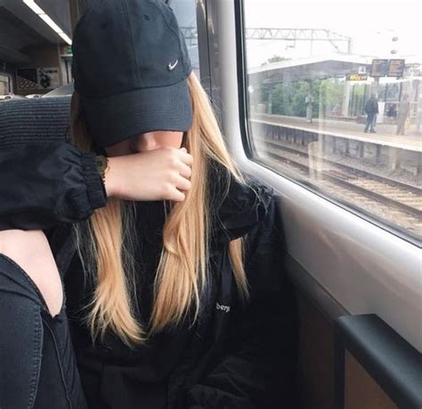 imagine girl blonde and cap blonde girl aesthetic profile picture girl no face aesthetic girl
