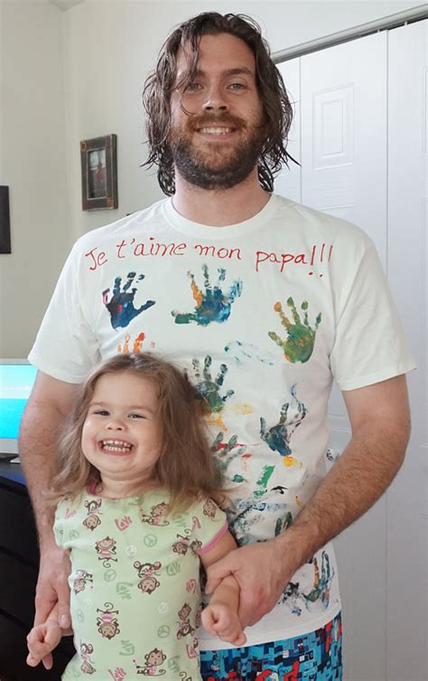 Un chandail personnalisé pour papa Je suis une maman Blogue pour