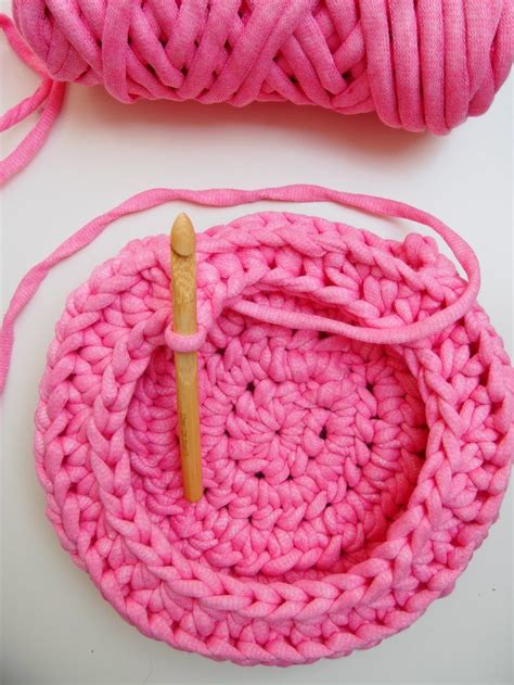 Die schönsten taschen häkeln teil 2. runde Häkeltasche im Boho Stil - Anleitung - Yarn Around ...