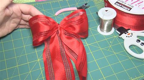 How To Make An Easy Bow For A T Or Christmas Tree Step By Step