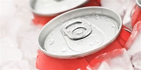 Does Tapping The Lid Of A Fizzy Drink Can Stop The Drink From Fizzing Up
