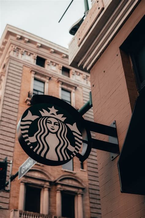 Strategi Pemasaran Starbucks Untuk Menjadi Luxury Brand Yang Dijadikan