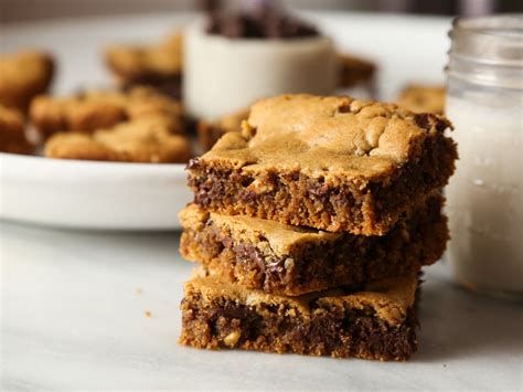 Peanut Butter Chocolate Chunk Bars Recipe