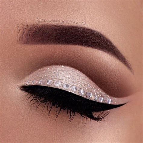 50 Eye Makeup Ideas Cuded Rhinestone Makeup Glitter Eye Makeup Silver Glitter Eye Makeup