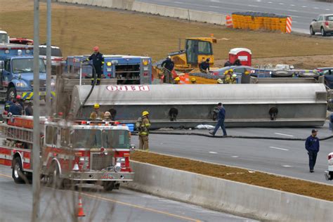 Overturned Tanker Spills Fuel Closes Stretch Of I 95 In Md Wtop