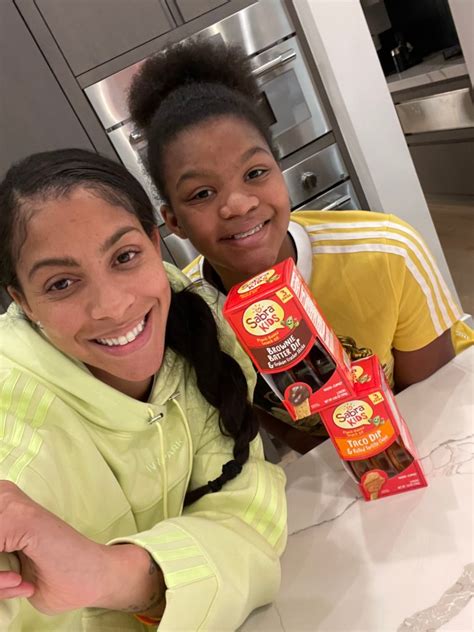 Wnba Star Candace Parker Is Also A Master Of Homemade Slime