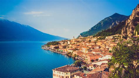 5 Reasons To Visit Lake Garda In October