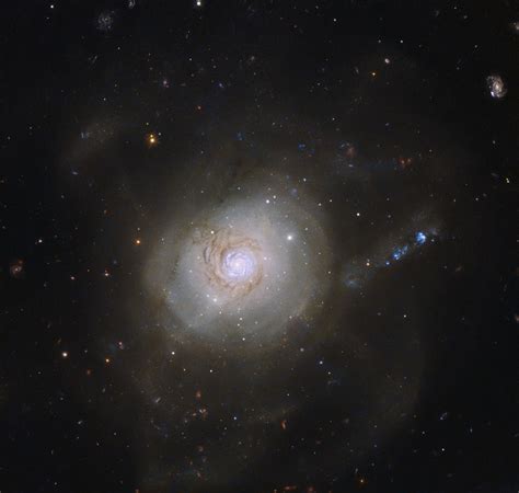 Hubble Image Of The Week Spiral Galaxy Ngc 7252