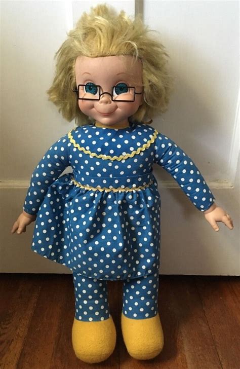 Mrs Beasley Collectible Doll 19 Talking 10 Phrases 2000 Childhelp Usa