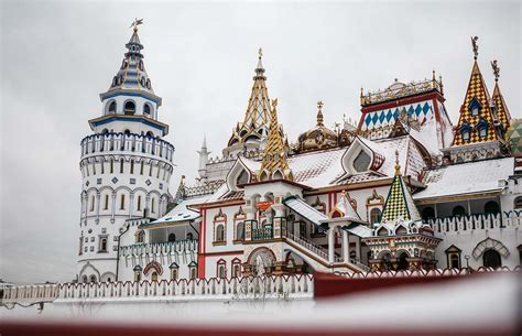Moscows Izmailovsky Kremlin And Markets In Photos The Moscow Times
