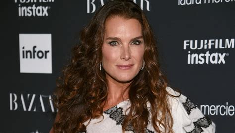 Brooke Shields Recalls Running Naked From Room After Losing Virginity