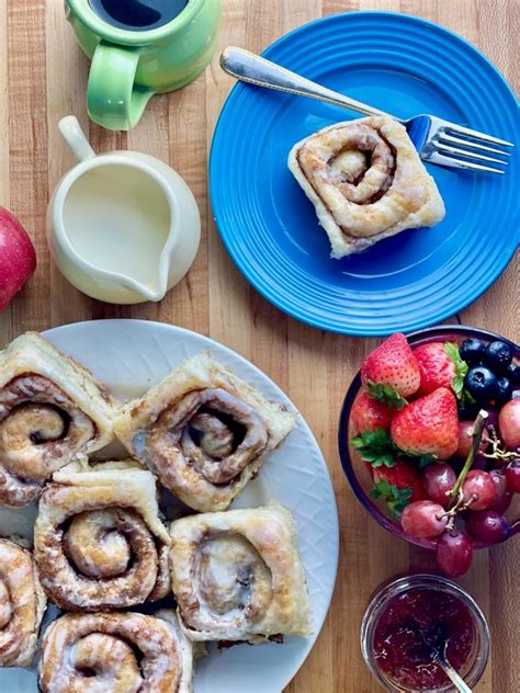 Mini Cinnamon Rolls A Bakery Recipe And Step By Step Guide Amycakes