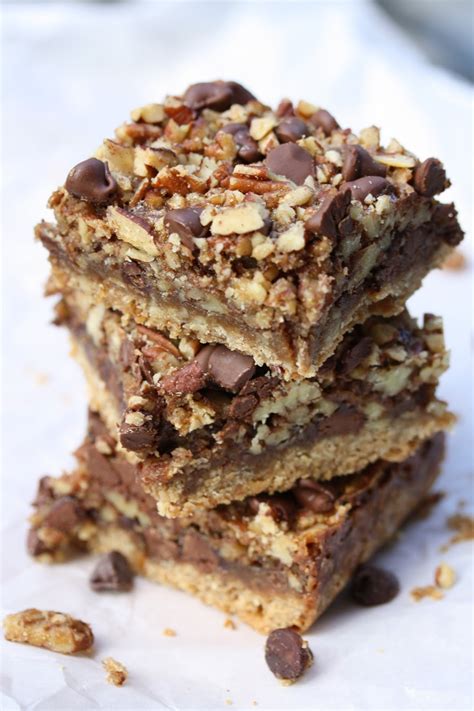 For another nutty treat, try my ooey gooey pecan pie brownies. Hot Dinner Happy Home: Chocolate Chip Pecan Pie Bars