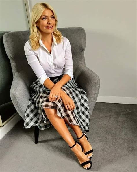 Pin By Pink Jellybean On Gorgeous Holly Willoughby Casual Outfits For Girls Cool Outfits Fashion