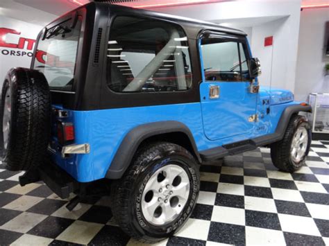 91 Jeep Wrangler Islander 4x4 Special Edition Hardtop Automatic 42 6