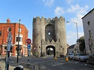 TIL The town centre of Drogheda, Ireland, is accessed via a 740 year ...