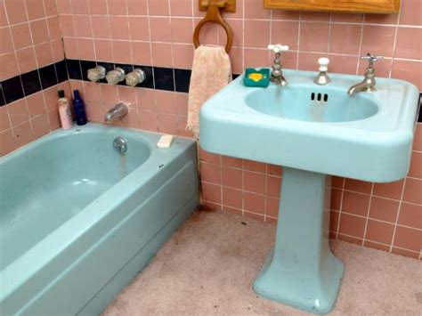 Pictured below is the before photo, the lighting is very poor in my bathroom so you really can't see the pink in the sink but trust me, it's there! Tips From the Pros on Painting Bathtubs and Tile | DIY