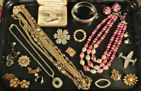 Lot Lot Of Vintage Jewelry