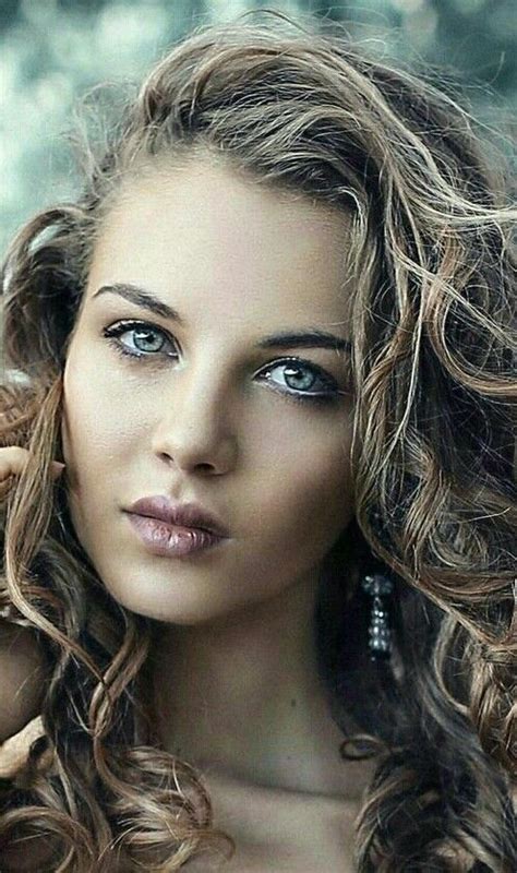 Pin By Lisa Hyatt On Drop Dead Gorgeous Chicks Most Beautiful Faces