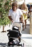 Carles Puyol y Vanesa Lorenzo con su hija Manuela en Ibiza - Primeras ...