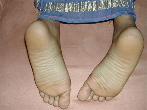 14815 dscn2506 122 28lo indian teen s feet seriousvenu flickr