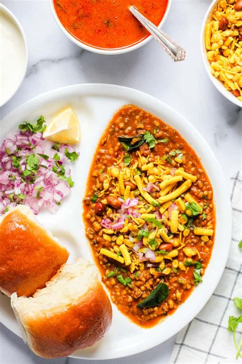 Misal pav very popular delicious maharashtrian street food. Spicy Misal Pav Recipe - Ministry of Curry