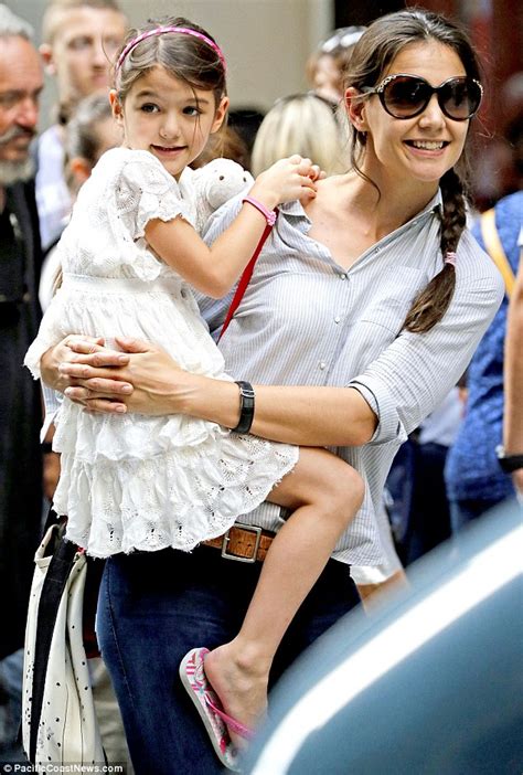 Katie Holmes Is Back To Playing The Doting Mother With Suri As She
