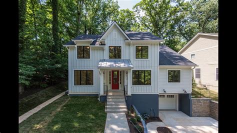 A modern farmhouse for sale (picket fence included) architect steve zagorski designed this charming modern farmhouse within walking distance of downtown austin. New Modern Farmhouse Homes For Sale - YouTube