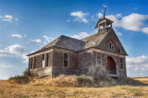 The 9 Spookiest Ghost Towns In Washington State