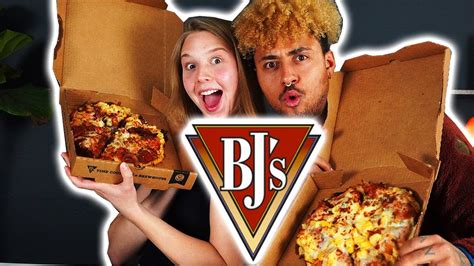 Bj S Brewhouse Deepdish Pizza Youtube