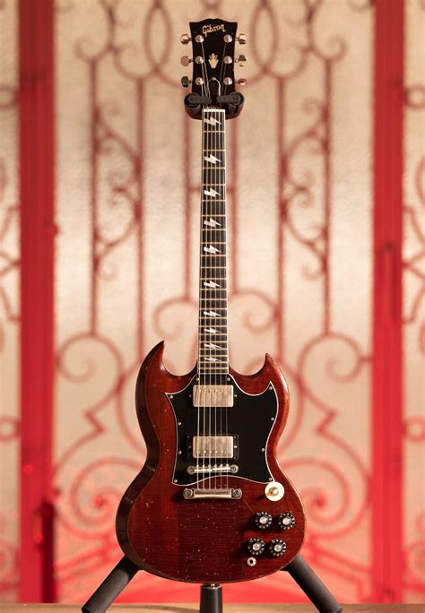 Organizing the world's information and making it universally. Gibson SG Angus Young Production Sample #1 2007