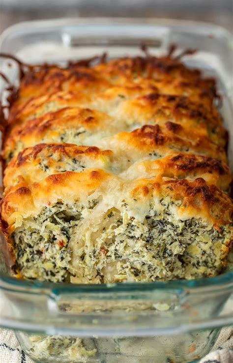 Combine spinach artichoke dip and easy pull apart bread, and you've got one tasty recipe! Spinach Artichoke Dip Pull Apart Bread Recipe - The Cookie ...