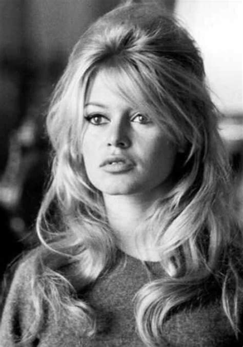 Every hairstyle is creating with a bit of volume is the hairstyle reflect in the 1960's hairstyle. Hair History: 1960-200's | Leon Studio One:School Of ...