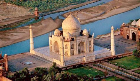 Taj Mahal Building In India Travel And Tourism