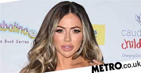 Holly Hagan Floors Fans With Rock Hard Abs Despite Being Five Months