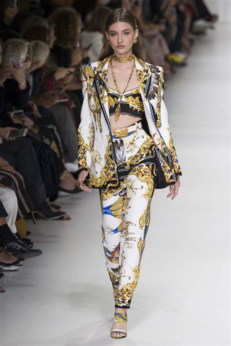 Versace Spring Ready To Wear Collection Photos Vogue Versace