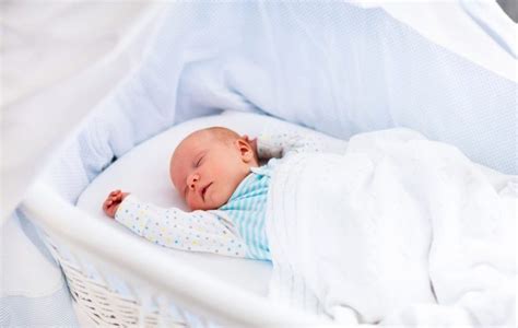 ¿por Qué El Bebé Duerme Con La Boca Abierta Sueño Del Bebé
