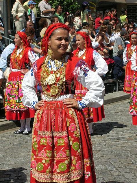 Traditional Costume Of Women Of Minho Valley Spain Lisbona
