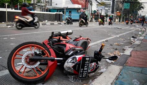 Kerusakan Akibat Ricuh Aksi 22 Mei Di Kawasan Thamrin Foto