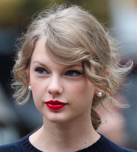 Taylor Swift With Her Classic Winged Liner And Ruby Red Lips Taylor Swift Born Style Taylor