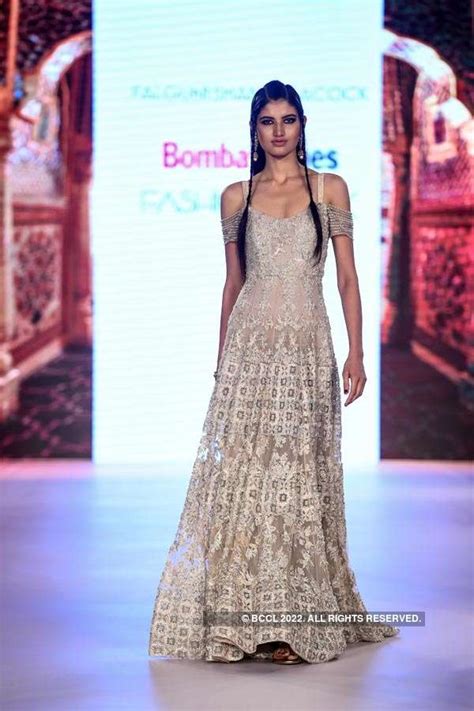 Showstopper Sonakshi Sinha Walks The Ramp During The Bombay Times Fashion Week 2017 For Designer
