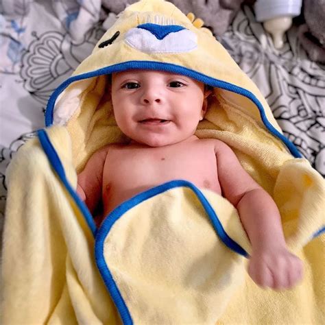 Once your baby is home, there's no actual need to bathe daily. Clean baby He loves bath time ... | Baby, Bath time, Hats