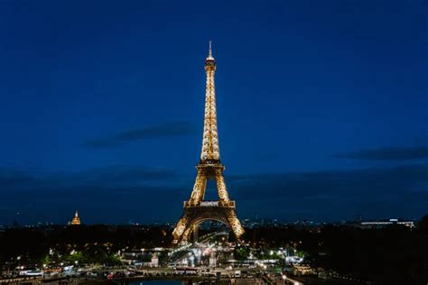 1000 Zoom Backgrounds Download Unsplash Eiffel Tower Paris At