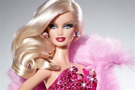 Barbie Et Sex Toys Dans La Curiosite