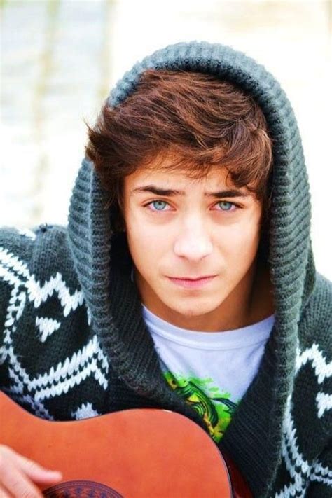 Asians should have jet black hair and brown eyes, east indians should have long brown hair and brown eyes, middle easterners should have black hair and brown eyes, caucasians should have all the eye colors and hair colors, oh, and don't forget the freckles, but this is not true at all. Cute Guy Tumblr 1000+ images about cute guys on pinterest ...