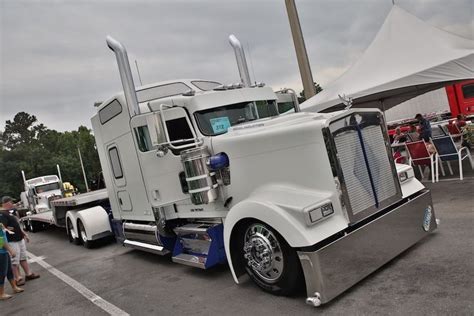 Photo Gallery Dozens Of Show Trucks Turn Up For 75 Chrome Shop Pride