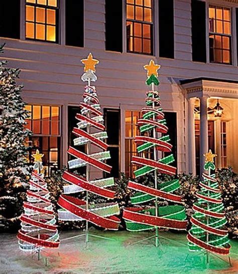 25 Trendy Outdoor Christmas Decorations 15 Rudsmyhome Outdoor